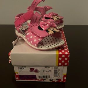 Girls Minnie Mouse sandals size 6